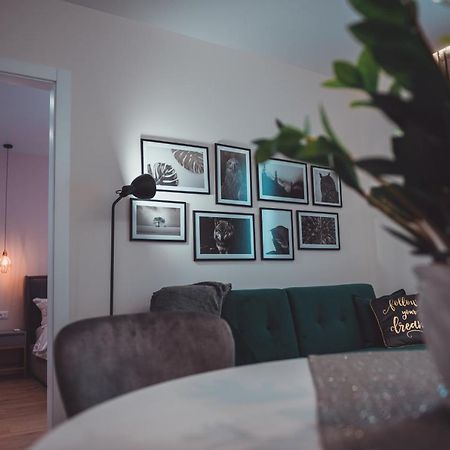 Tam Skanderbeg Square City Center Apartment No2 티라나 외부 사진