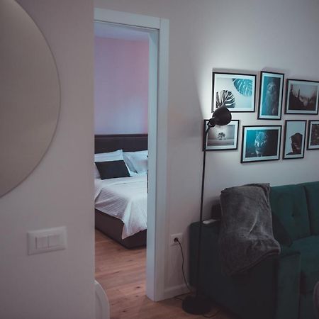Tam Skanderbeg Square City Center Apartment No2 티라나 외부 사진