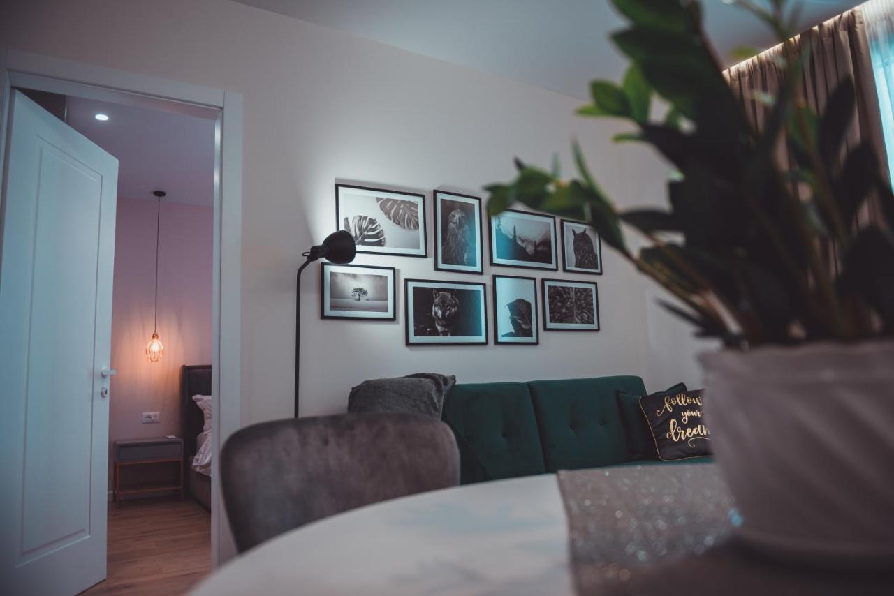 Tam Skanderbeg Square City Center Apartment No2 티라나 외부 사진