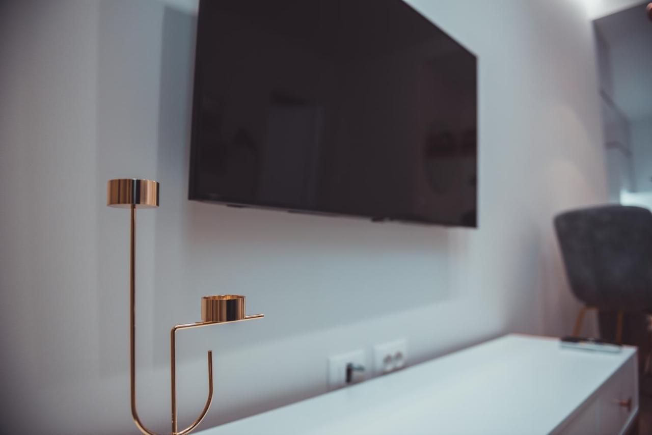 Tam Skanderbeg Square City Center Apartment No2 티라나 외부 사진