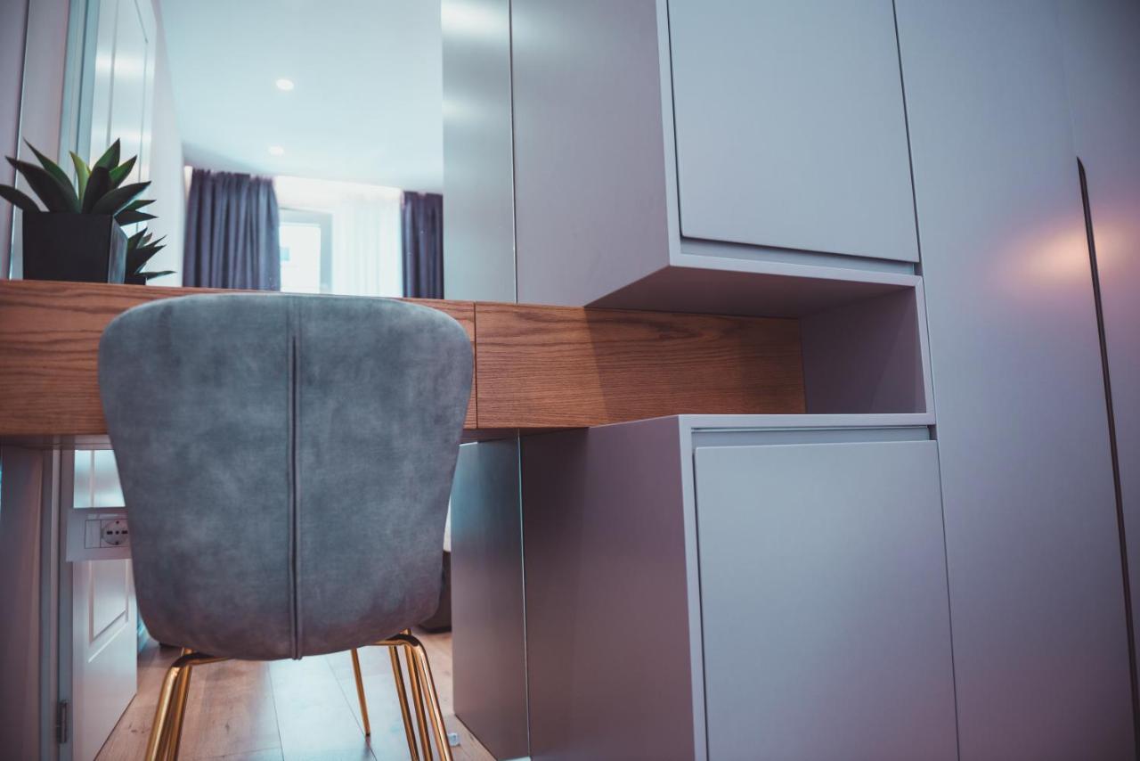 Tam Skanderbeg Square City Center Apartment No2 티라나 외부 사진