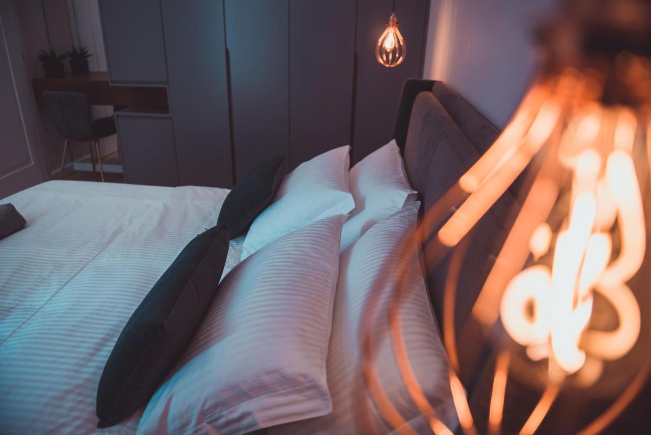 Tam Skanderbeg Square City Center Apartment No2 티라나 외부 사진