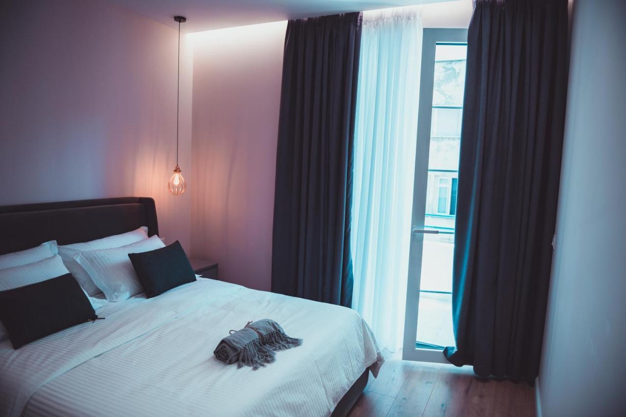 Tam Skanderbeg Square City Center Apartment No2 티라나 외부 사진