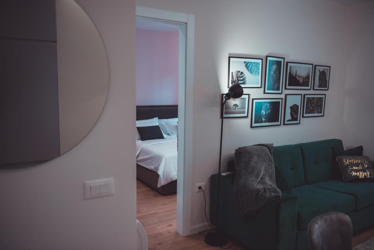 Tam Skanderbeg Square City Center Apartment No2 티라나 외부 사진