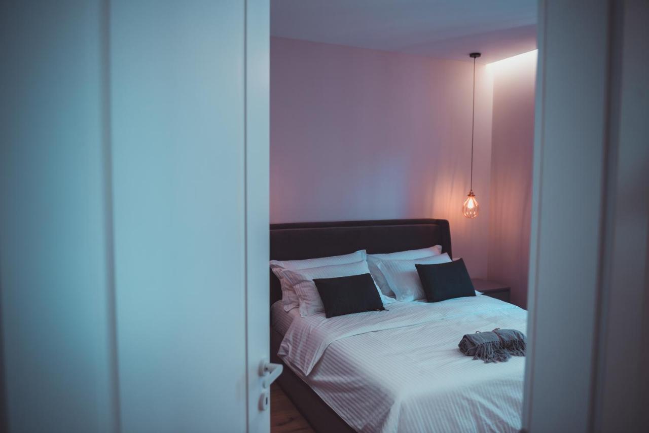 Tam Skanderbeg Square City Center Apartment No2 티라나 외부 사진